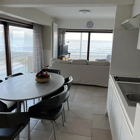 Apartment Met Zeezicht En Zicht Op Casino Middelkerke